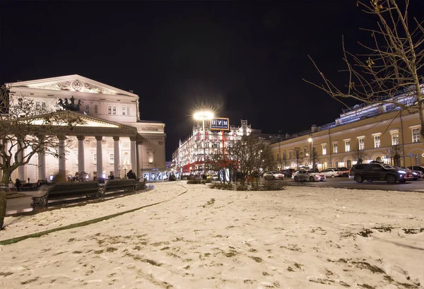 夜のクリスマスと新年の祝日にモスクワ ロシア連邦 2018 ボリショイ劇場 偉大なまたはグランド劇場 またスペル ボリショイ モスクワ ロシア — ストック写真