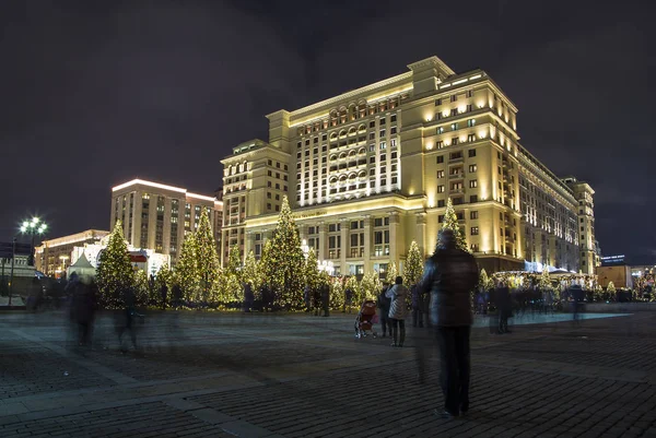 Moskau Russland Januar 2018 Weihnachts Und Jahreszeitenbeleuchtung Und Vier Jahreszeiten — Stockfoto