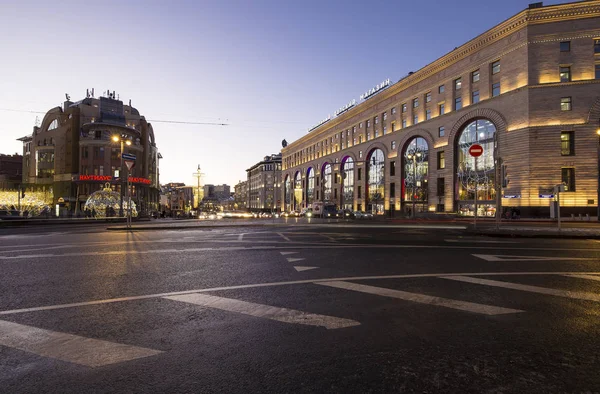 Moskva Ryssland Januari 2018 Nyårshelgen Juldekoration Lubyanskaya Lubyanka Torget Kvällen — Stockfoto