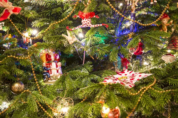 Hermoso Árbol Navidad Con Juguetes Decorativos Navidad — Foto de Stock