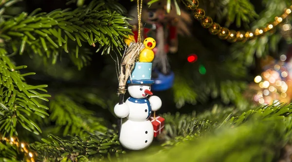 Hermoso Árbol Navidad Con Juguetes Decorativos Navidad — Foto de Stock