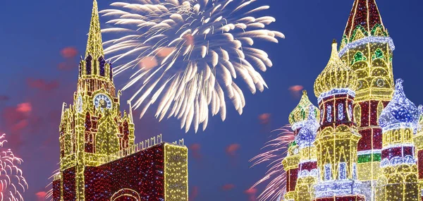 Fuegos Artificiales Durante Navidad Vacaciones Año Nuevo Decoración Moscú Por — Foto de Stock
