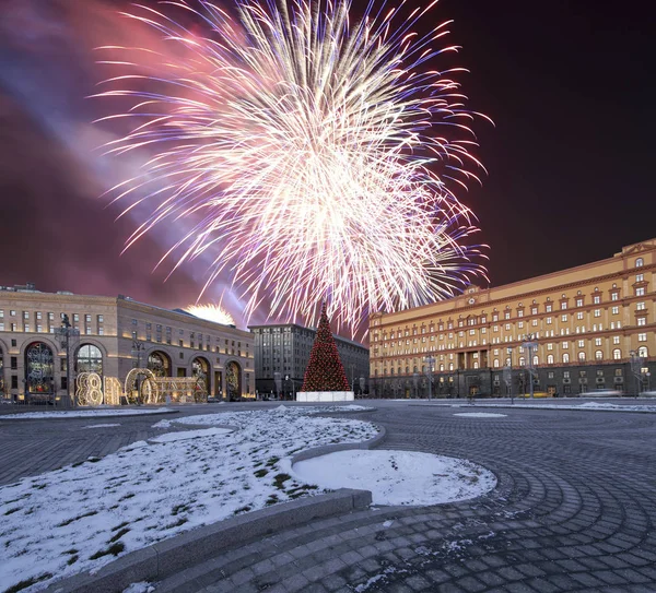 Fyrverkeri Över Jul Nyårshelgen Dekoration Lubyanskaya Lubyanka Torget Kvällen Moskva — Stockfoto