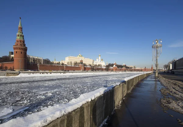 Uitzicht Rivier Moskva Het Kremlin Moskou Rusland Populairste Weergave Van — Stockfoto