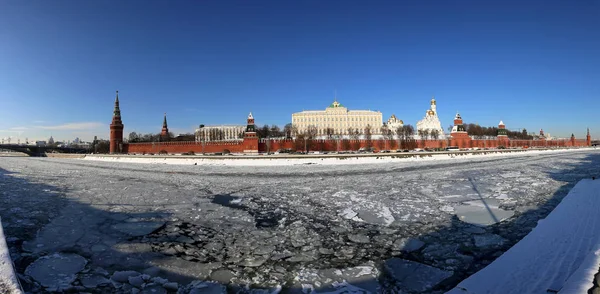 Vista Panorámica Del Río Moskva Kremlin Día Invierno Moscú Rusia — Foto de Stock