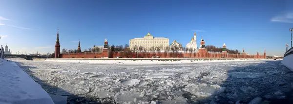 Vista Panorámica Del Río Moskva Kremlin Día Invierno Moscú Rusia —  Fotos de Stock