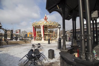 Moskova, Rusya - February22, 2018: Eski klasik Fransız vintage atlıkarınca bir tatil parkta. Moscow, Rusya Federasyonu 