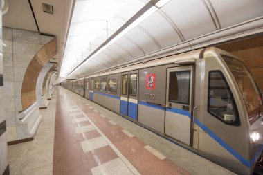 Moskova, Rusya - 03 Mart 2018: Metro Park Pobedy--Moskova Metrosu, Russia.It iki satırda kanalıdır: Arbatsko-Pokrovskaya ve Kalininsko-Solntsevskaya Lines.At 84 metre underground... en derin dünya 