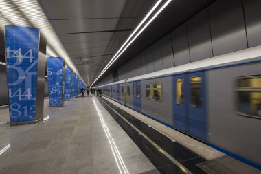 Moskova, Rusya - 03 Mart 2018: Metro İstasyonu Lomonosovsky Prospekt--, Moskova Metrosu, Rusya Kalininsko Solntsevskaya satırındaki bir kanalıdır. 16 Şubat 2017 açıldı  