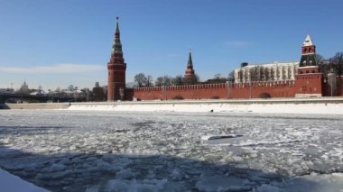 Moskova Nehri ve Kremlin (kış günü), Moskova, Rusya - Moskova'nın en popüler görünümü görünümü