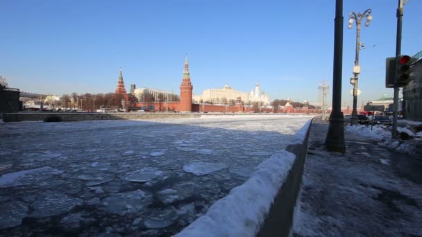 Widok Rzekę Moskwę Kremla Zimowy Dzień Moskwa Rosja Najbardziej Popularnym — Wideo stockowe