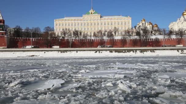 Uitzicht Rivier Moskva Het Kremlin Winterdag Moskou Rusland Populairste Weergave — Stockvideo