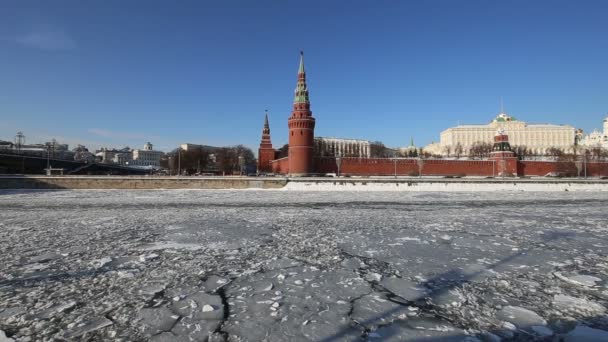 Uitzicht Rivier Moskva Het Kremlin Winterdag Moskou Rusland Populairste Weergave — Stockvideo