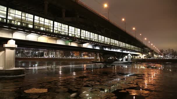 Moskva River Luzhnetskaya Bridge Puente Del Metro Una Noche Invierno — Vídeos de Stock