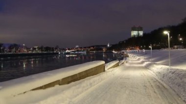 Moskova Nehri setin bir kış akşamında. Moscow, Rusya Federasyonu 