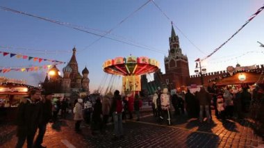 Moskova, Rusya - 10 Ocak 2018: Noel ve yeni yıl tatilleri aydınlatma gece, Kızıl Meydan, Moskova, Rusya 