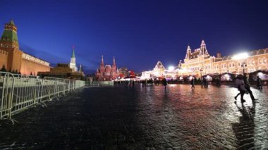 Moskova, Rusya - 10 Ocak 2018: Noel ve yeni yıl tatilleri aydınlatma gece, Kızıl Meydan, Moskova, Rusya 