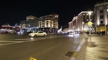 Moskova, Rusya - 10 Ocak 2018: Christmas (yeni yıl tatilleri) aydınlatma Moskova Kremlin yakınında sokakta geceleri, Rusya Federasyonu