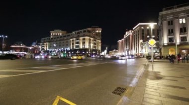 Moskova, Rusya - 10 Ocak 2018: Christmas (yeni yıl tatilleri) aydınlatma Moskova Kremlin yakınında sokakta geceleri, Rusya Federasyonu