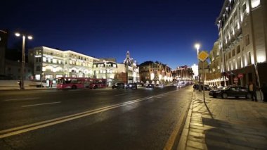 Gece, Rusya Moskova Kremlin yakınında sokakta Christmas (yeni yıl tatilleri) aydınlatma  