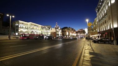 Gece, Rusya Moskova Kremlin yakınında sokakta Christmas (yeni yıl tatilleri) aydınlatma  