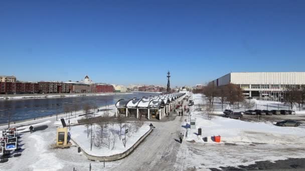 Terraplén Del Río Moskow Moskva Monumento Piter Thirst Rusia Día — Vídeos de Stock