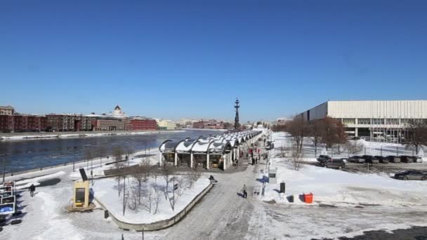 Moskow Moskva Remblai Rivière Monument Piter Soif Russie Jour Hiver — Video