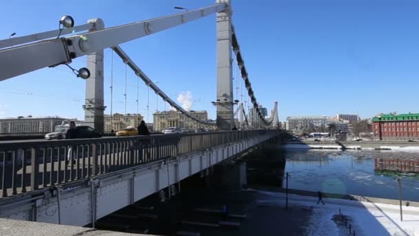 Krymsky Bridge Krim Bridge Winterdag Een Stalen Hangbrug Moskou Rusland — Stockvideo