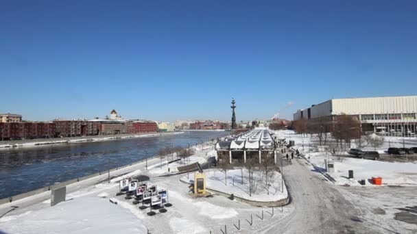 Moskow Moskva Rivier Dijk Piter Dorst Monument Rusland Winterdag — Stockvideo