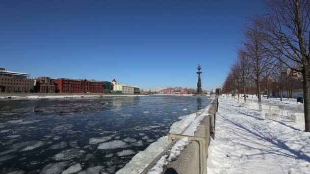 Moskow Moskva Remblai Rivière Monument Piter Soif Russie Jour Hiver — Video