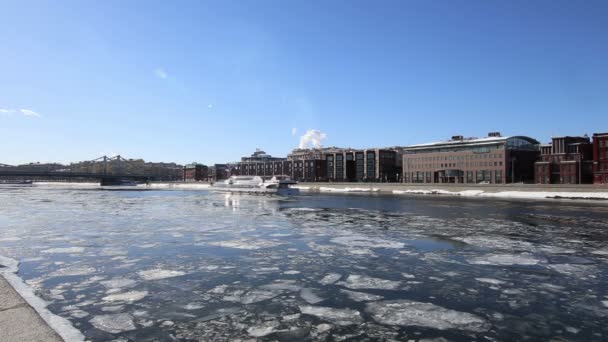 Moskow Moskva Rivier Embankment Rusland Winterdag — Stockvideo