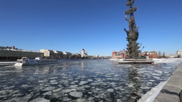 Moskow Moszkva Folyó Rakparton Szomjúság Emlékmű Oroszország Téli Napon Piter — Stock videók