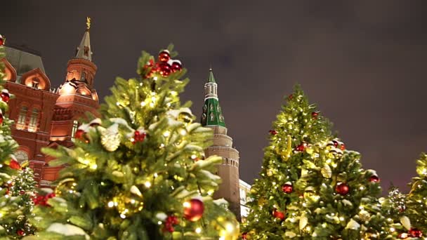 莫斯科 俄罗斯 2018年1月04日 圣诞节和新年假期照明和 Manege 广场晚上 莫斯科 俄罗斯 — 图库视频影像