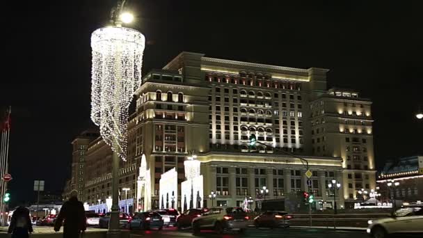 莫斯科 俄罗斯 2018年1月04日 圣诞节和新年假期照明和四四季酒店在晚上 莫斯科 俄罗斯 — 图库视频影像
