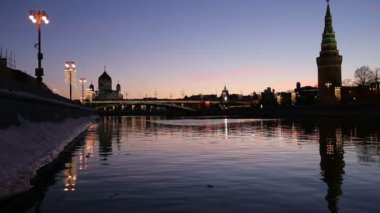 Moskova Nehri ve Kremlin (gece), Moskova, Rusya - Moskova'nın en popüler görünümü