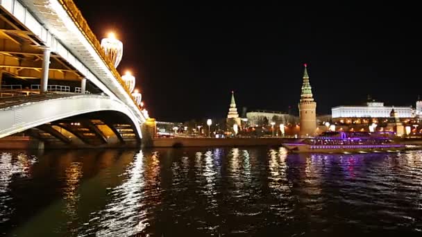 Puente Piedra Cerca Del Kremlin Por Noche Vista Más Popular — Vídeos de Stock