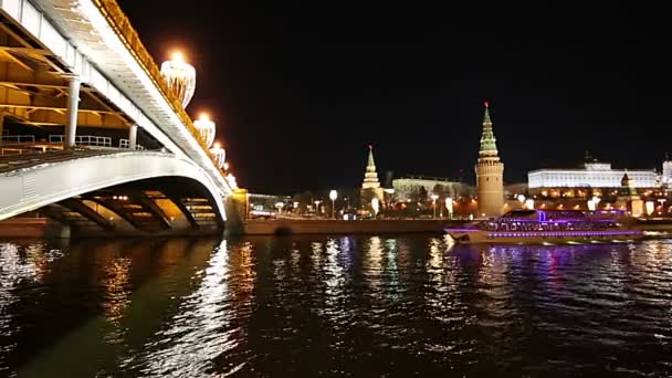 Puente Piedra Cerca Del Kremlin Por Noche Vista Más Popular — Vídeos de Stock