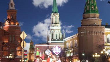 Gece, Rusya Moskova Kremlin yakınındaki Christmas (yeni yıl tatilleri) aydınlatma  