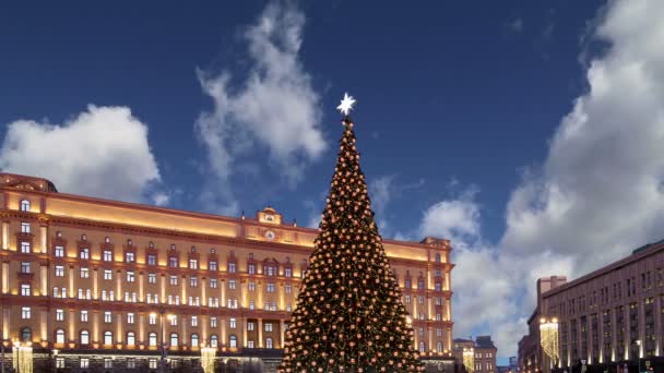 Nyårshelgen Juldekoration Lubyanskaya Lubyanka Torget Kvällen Moskva Ryssland — Stockvideo