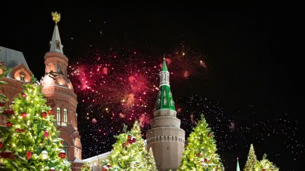 Gece Rusya Moskova Kremlin Üzerinde Havai Fişek — Stok video