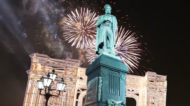 Vuurwerk Monument Van Poesjkin Centrum Van Stad Moskou Rusland — Stockvideo