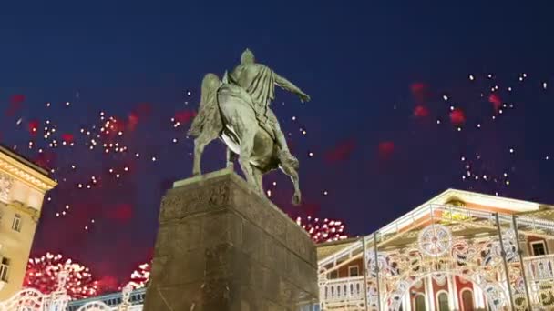 Feuerwerk Über Dem Moskauer Stadtzentrum Twerskaja Platz Yury Dolgoruky Monument — Stockvideo