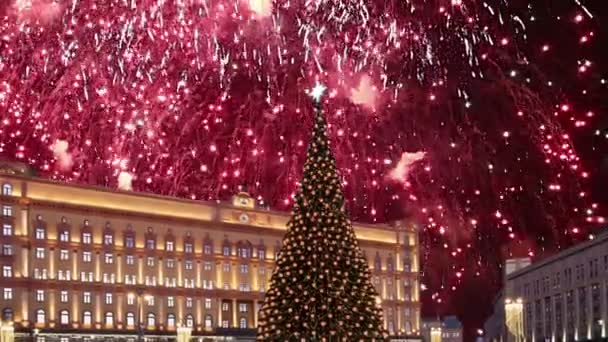 Feuerwerk Über Dem Lubyanskaja Platz Abend Moskau Russland Mit Zoom — Stockvideo