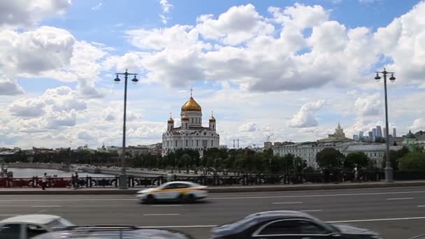 Moskau Russland Juli 2019 Verkehr Auf Großer Steinbrücke Zentraler Bezirk — Stockvideo
