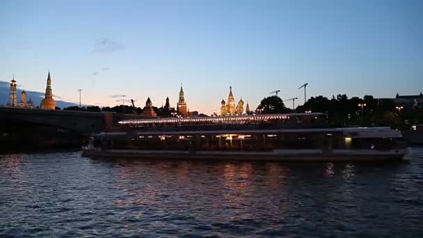 Moscú Rusia Agosto 2019 Vista Del Río Moskva Kremlin Por — Vídeo de stock