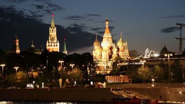 Moskova Nehri ve Kremlin (gece), Moskova, Rusya - Moskova'nın en popüler görünümü 
