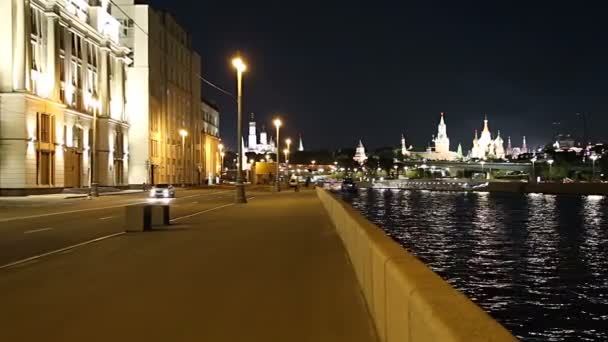 Raushskaya Embankment Och Moskva River Nära Kreml Natten Den Mest — Stockvideo