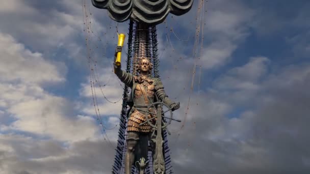 Pedro Gran Estatua Fondo Nubes Movimiento Moskow Rusia Fue Diseñado — Vídeo de stock