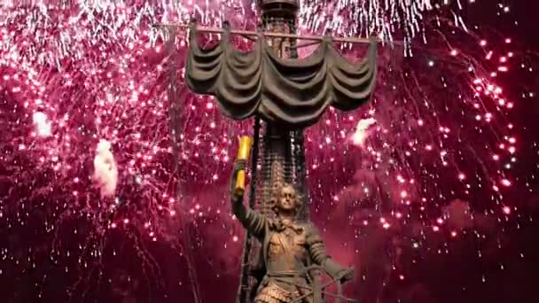 Fuegos Artificiales Sobre Estatua Pedro Grande Moskow Rusia Fue Diseñado — Vídeos de Stock