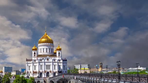 移動雲 モスクワ ロシアの背景に救世主大聖堂 のビュー — ストック動画